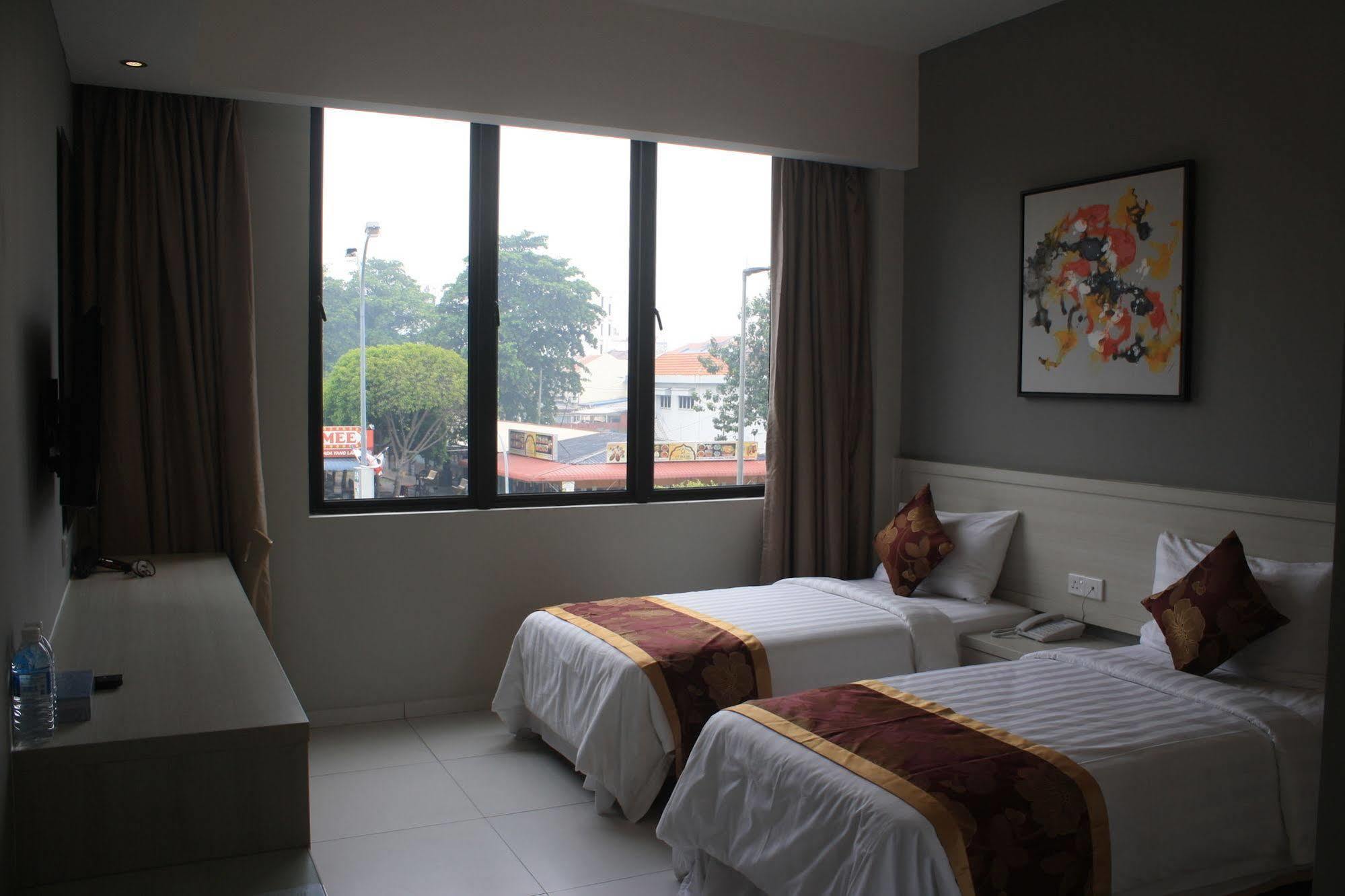 Hotel Aurora 2*